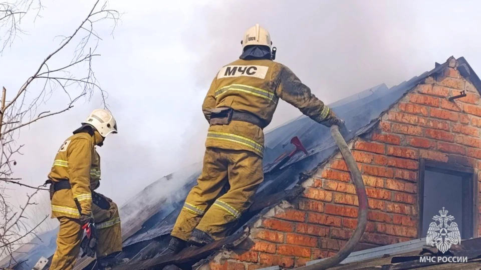 Один человек погиб на пожарах в ЛНР за сутки. ФОТО: МЧС России