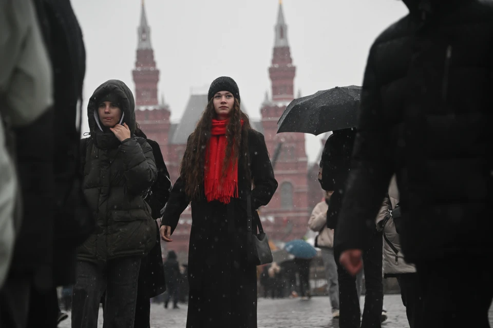 Ожидание Нового года в непривычной обстановке, по мнению эксперта, сказывается на настроении россиян.