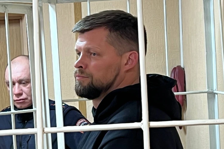 «Мы живем в коробке, без удобств, с туалетом на улице»: застройщика из Новосибирска отправили в СИЗО по делу о крупном мошенничестве