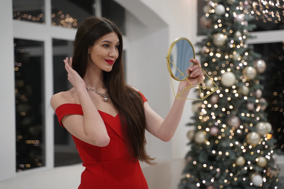 Дерматолог Шатрова рассказала, как быстро вернуть лицу свежесть и избавиться от отеков: есть бюджетный способ