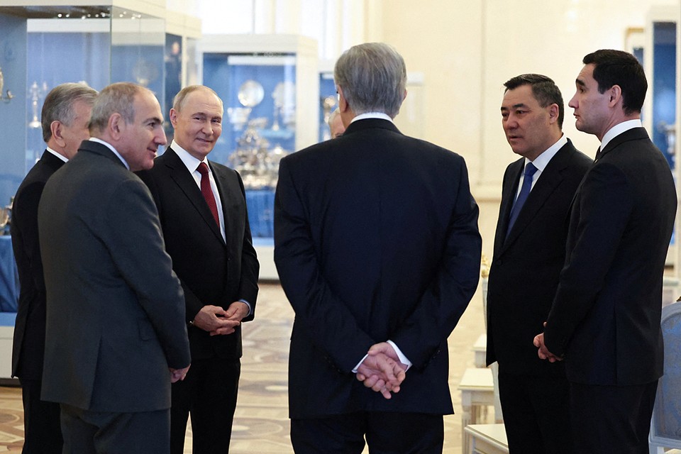 Братство по-евразийски: как прошел саммит ЕАЭС в Санкт-Петербурге