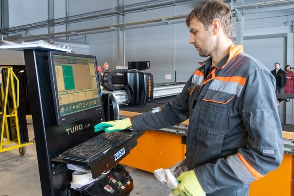 Добывающий сектор, после долгого спада, в ноябре впервые показал рост.