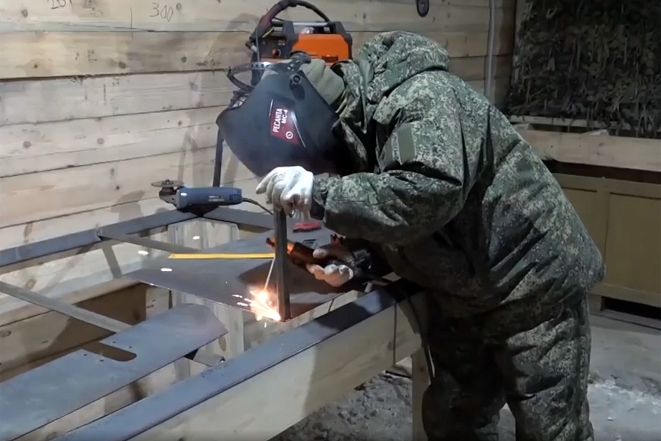 Саперы готовят к штурмам Варана и Курьера