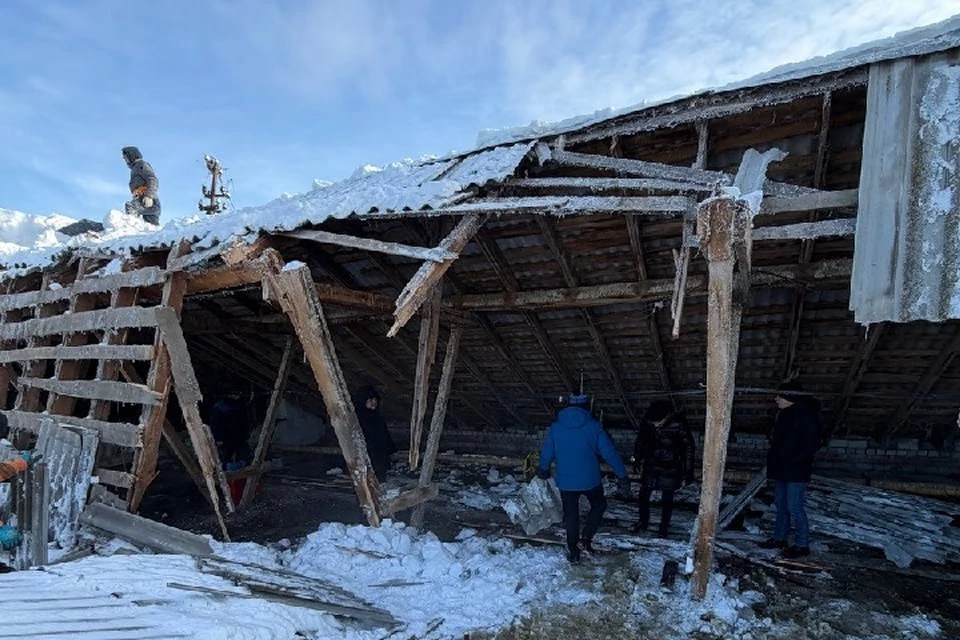 Восстановительные работы проводятся силами управляющей компании. Фото: t.me/kirmosinfo