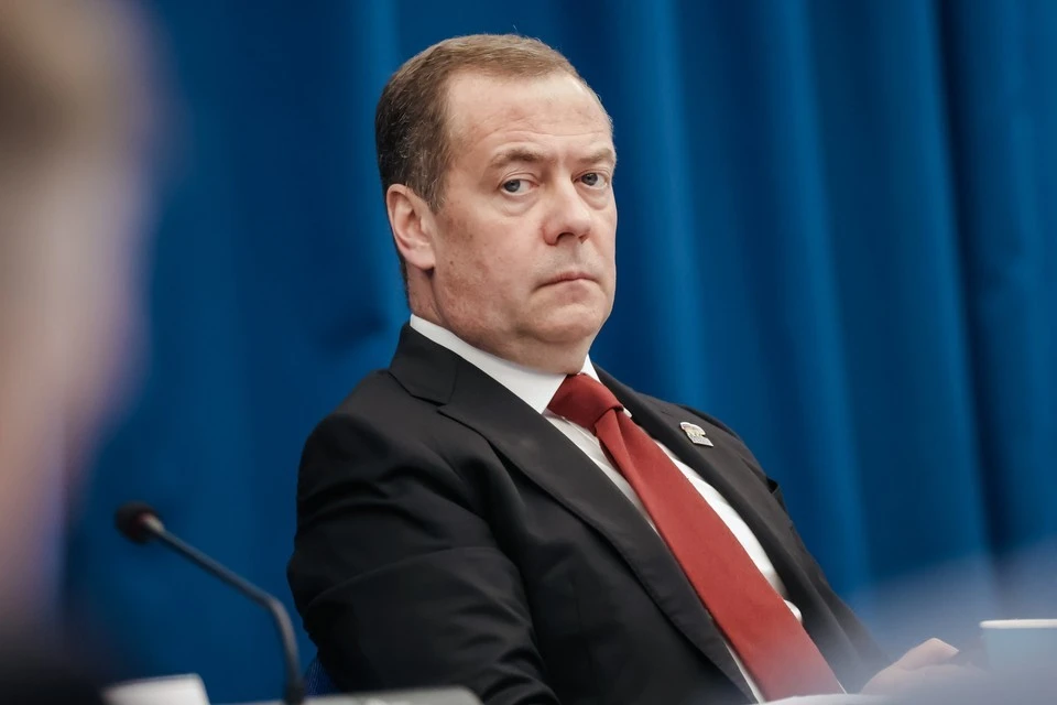 Медведев в одном посте семь раз оскорбил Зеленского