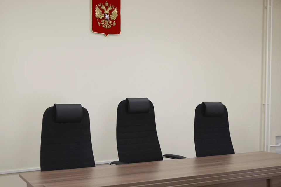 Вопрос о принятии иска к производству сейчас решается