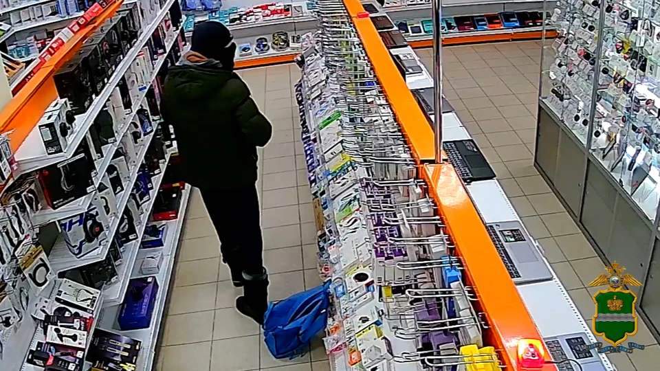 Кадр с записи камеры наблюдения.
