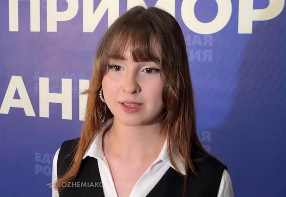 Школьницу из Уссурийска наградили за спасение ребенка, чуть не упавшего с высоты Фото: Олег Кожемяко/@kozhemiakoofficial
