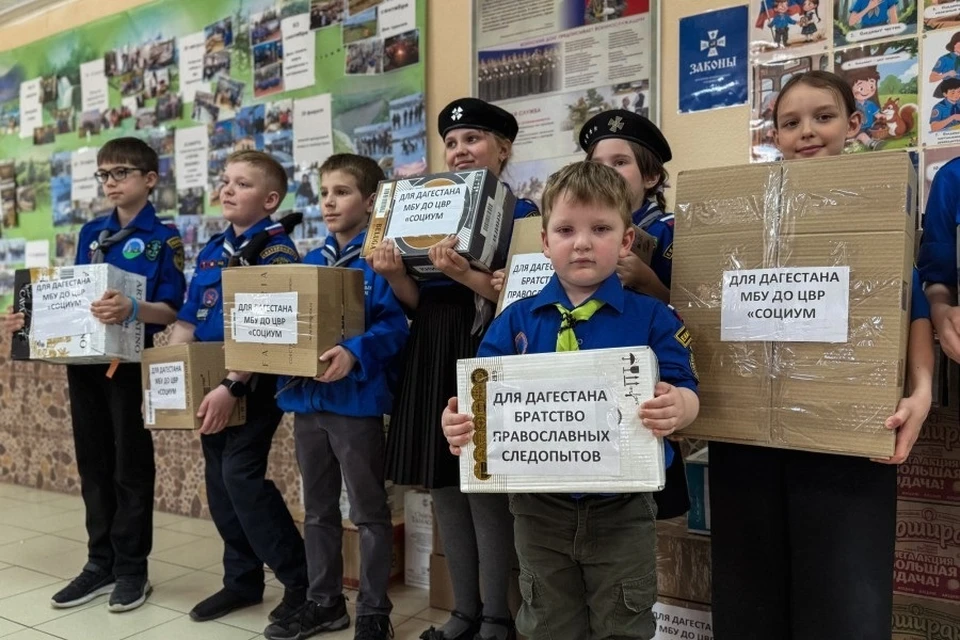 Юные екатеринбуржцы поучаствовали в сборе гуманитарного груза. Фото: пресс-служба администрации Екатеринбурга
