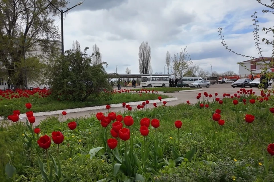 Строители из тюмени начали демонтаж второй части вокзала в Краснодоне. ФОТО: Минстрой Тюменской области