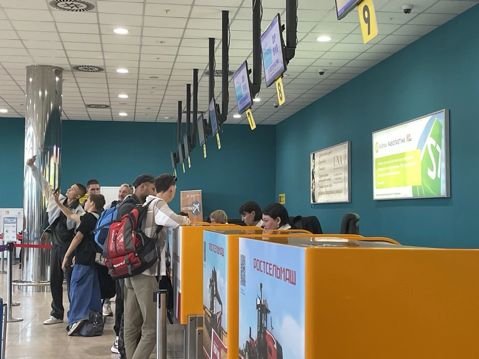 Аэропорт приступил к обслуживанию рейсов.