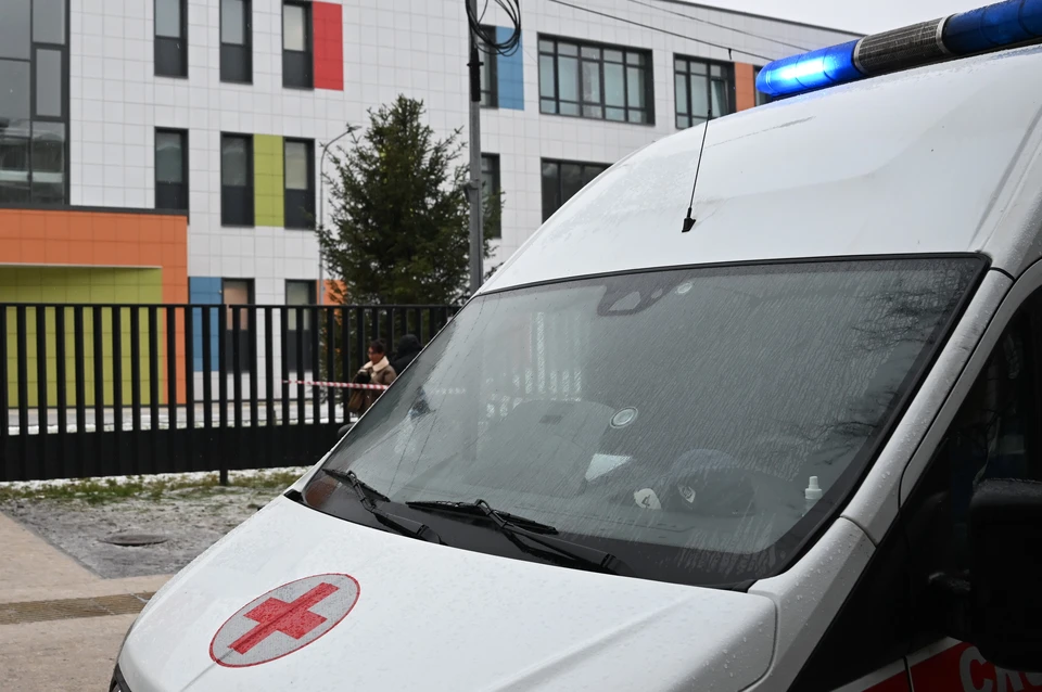 О ЧП в полицию сообщили сотрудники скорой помощи