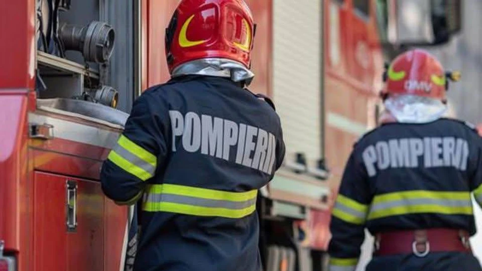 Пожарные предотвратили взрыв газовых баллонов. Фото: соцсети