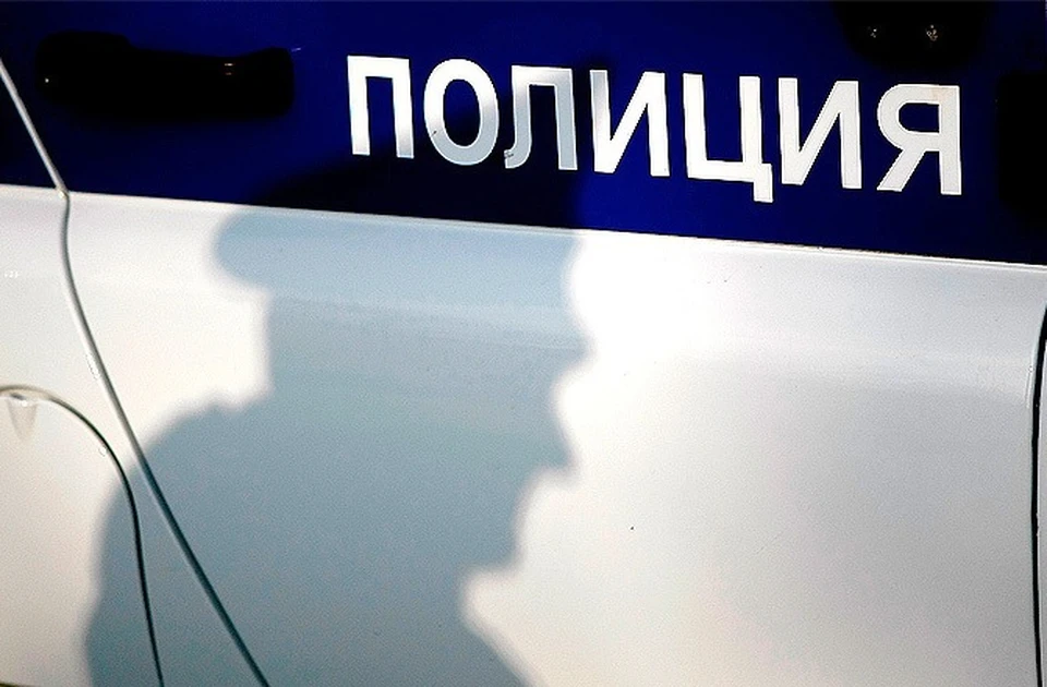 В Белгороде трое детей забрались на памятник «Честного гаишника»