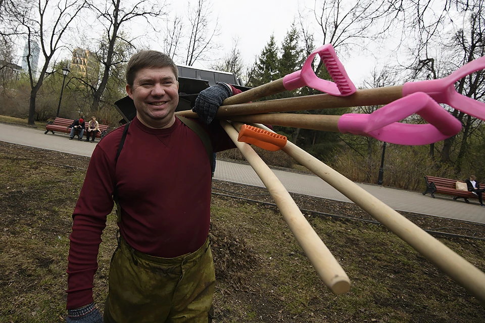 В Октябрьском округе волонтеров ждут на склонах вдоль ручья Варничного, а также на берегах озер Среднего и Окуневого.