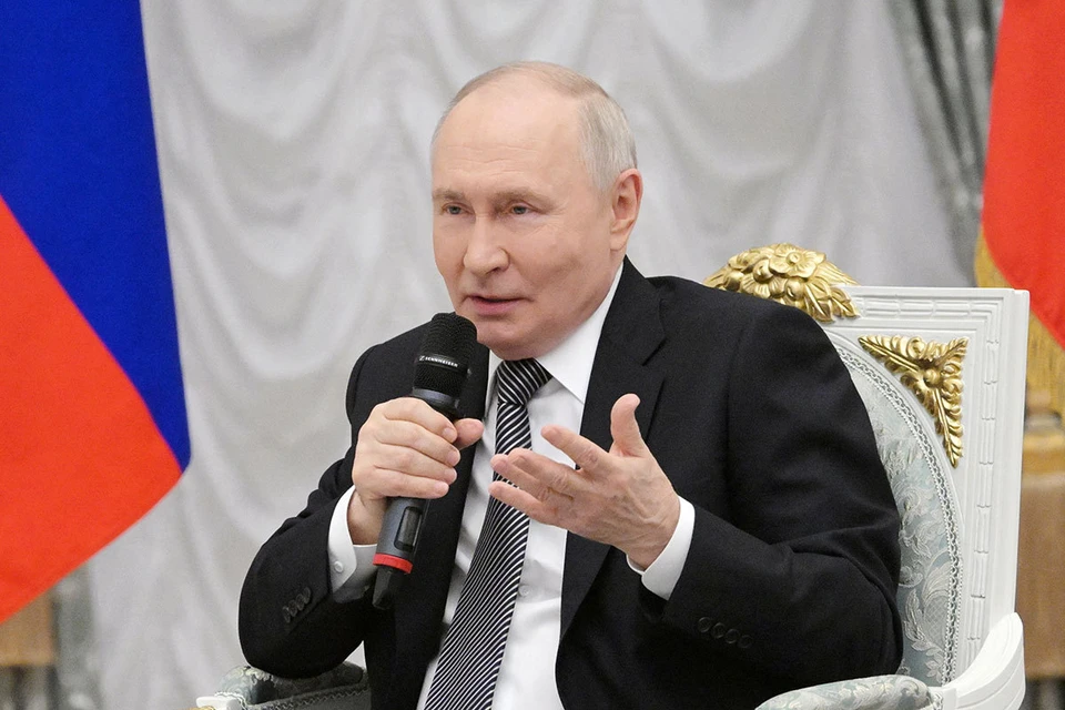 Владимир Путин встретился с выпускниками программы «Время героев».