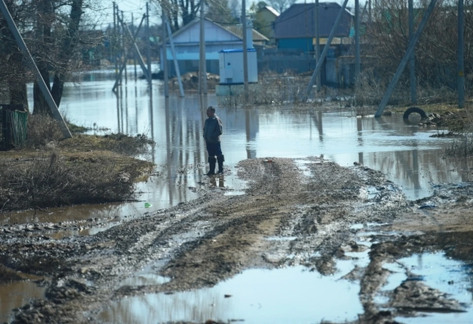На реке Алдан в Якутии вода поднялась выше критической отметки