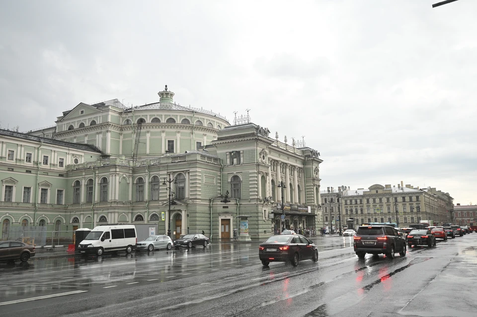 Одно из главных событий первой недели - концерт «Музыка театра» 3 июня.
