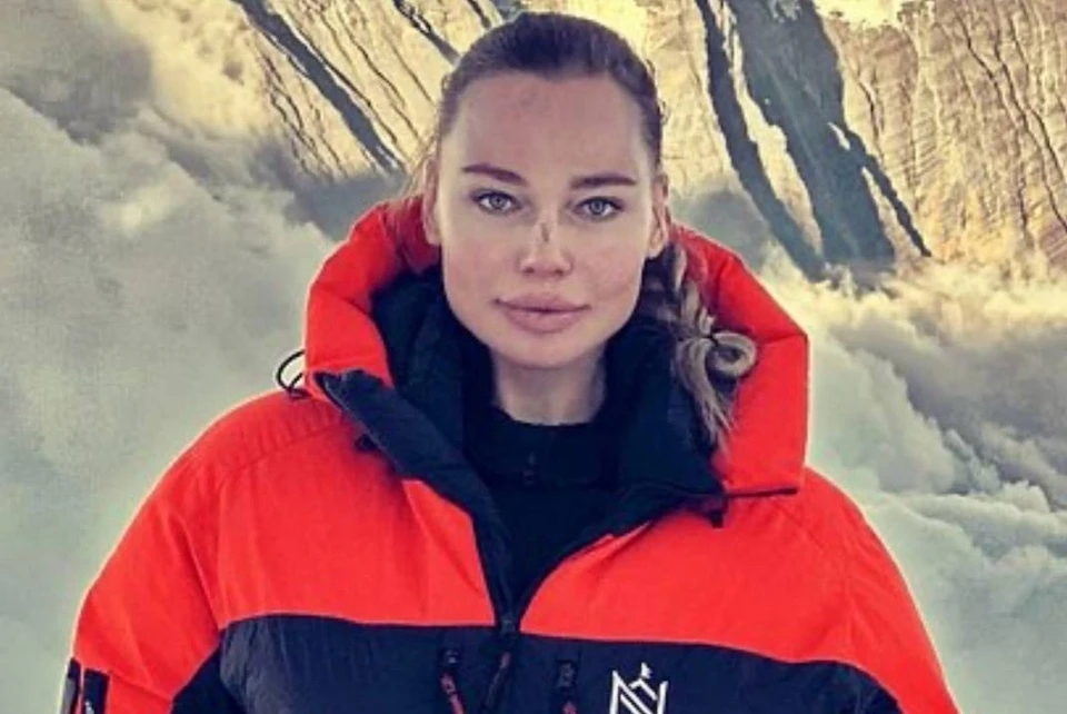 Жена спортсмена совершила уникальное бескислородное восхождение на высочайшую гору мира. Фото: соцсети Николь Ковальчук.