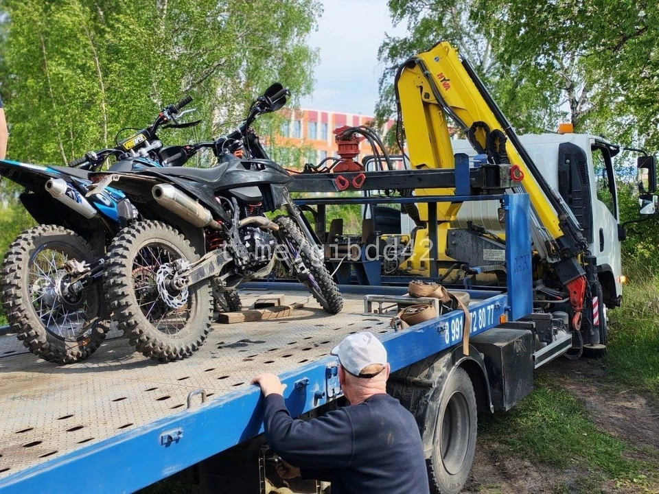 В Кузбассе оштрафовали семьи подростков за езду на питбайках. Фото: УГИБДД ГУ МВД России по Кемеровской области.