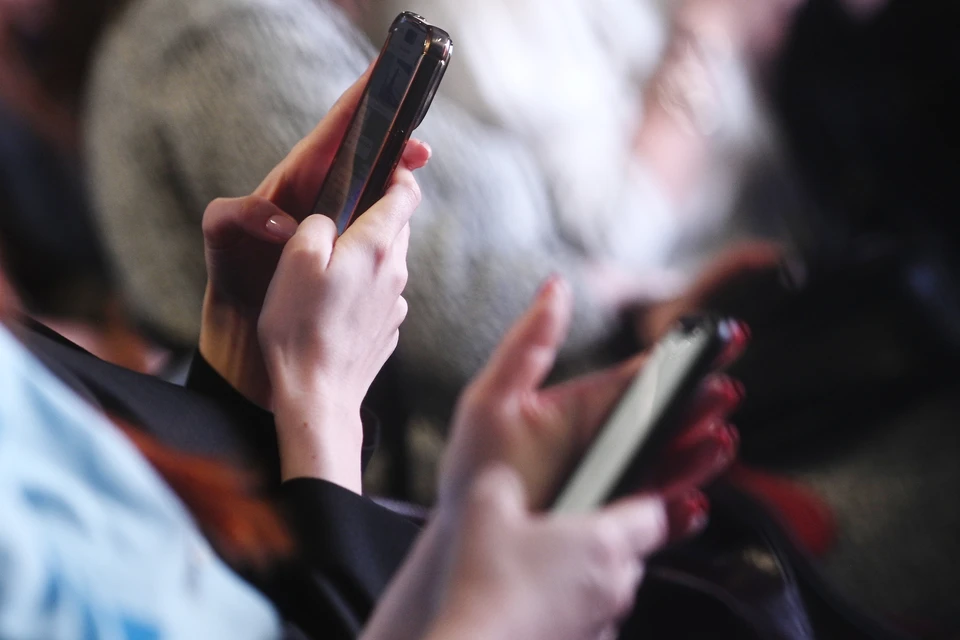 Во время таких ограничений можно пользоваться городским Wi-Fi SPB_FREE.