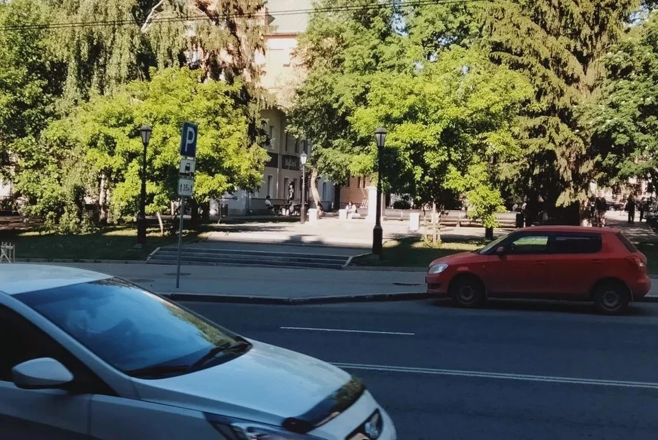 Медики настоятельно советуют томичам носить в жару головные уборы и пить воду