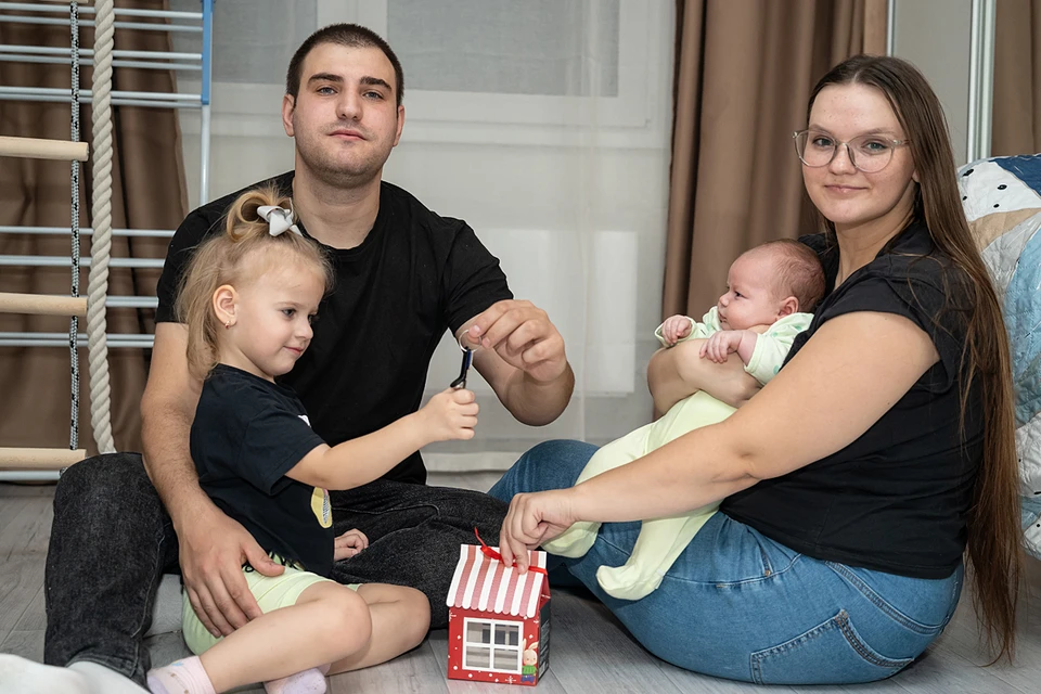 Для семей с двумя маленькими детьми никакого увеличения, а тем более удвоения ставок, которым запугивают авторы слухов, даже и не обсуждалось