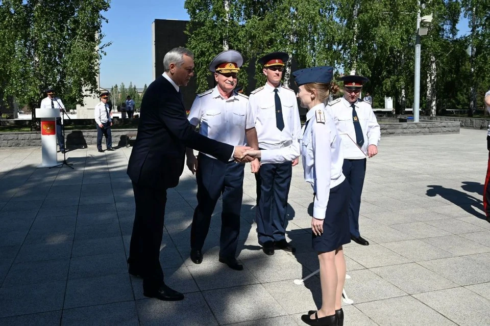 Торжественная церемония прошла на Монументе Славы накануне Дня России. Фото: пресс-служба ГУФСИН России по Новосибирской области.