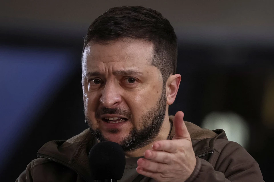 Даже в речи об идентичности украинской культуры у Зеленского проскакивают слова из русского языка.