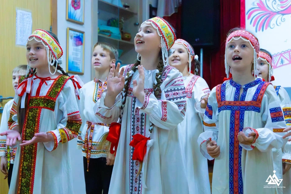 Голоса, которые зажигают сердца: юные артисты фольклорного коллектива «Живинка» Дворца детского творчества.