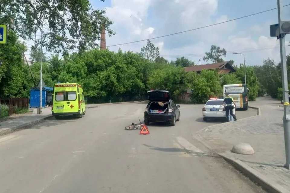 Ребенок пересекал дорогу по нерегулируемому пешеходному переходу. УМВД России по Томской области
