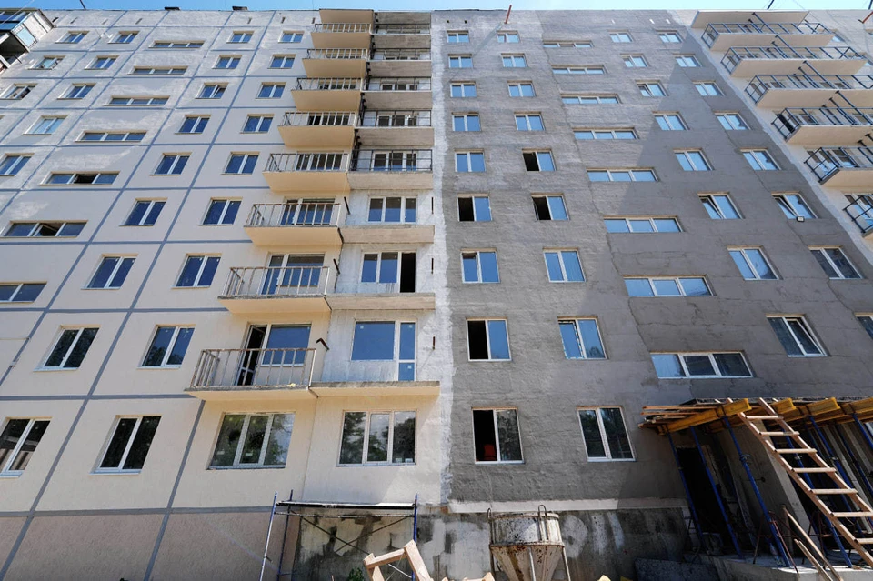 Восстанавливаемый дом на улице Олимпийской в Мариуполе