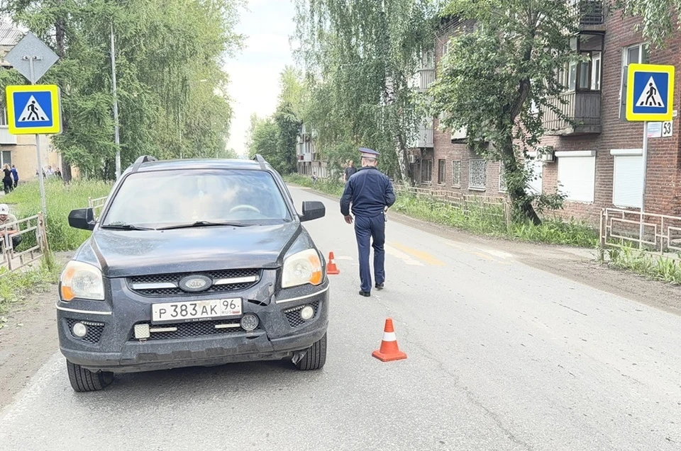 Со слов водителя, девочка внезапно выбежала на пешеходный переход, из-за чего она не успела затормозить. Фото: Госавтоинспекция Свердловской области