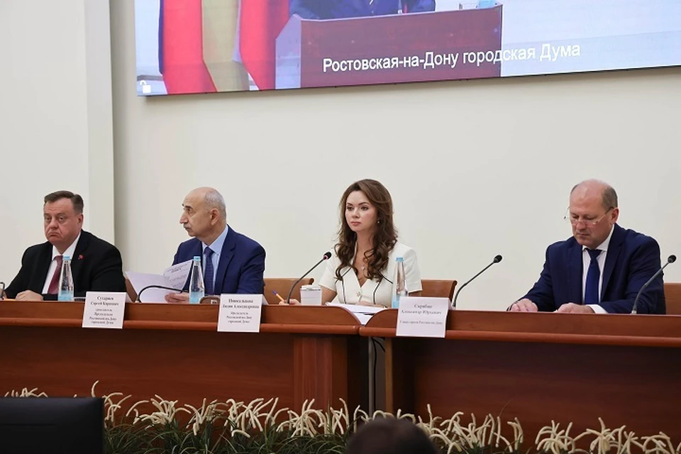 Один из вопросов заседаний касался наведения порядка в сфере розничной торговли. Фото: пресс-служба городской Думы.
