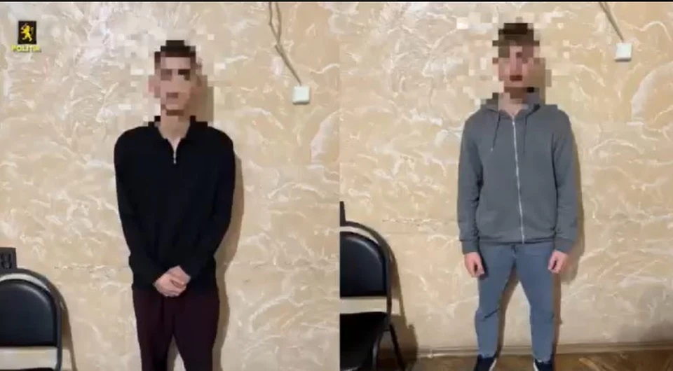 Подозреваемых задержали во время передачи денег. Фото: скрин с видео