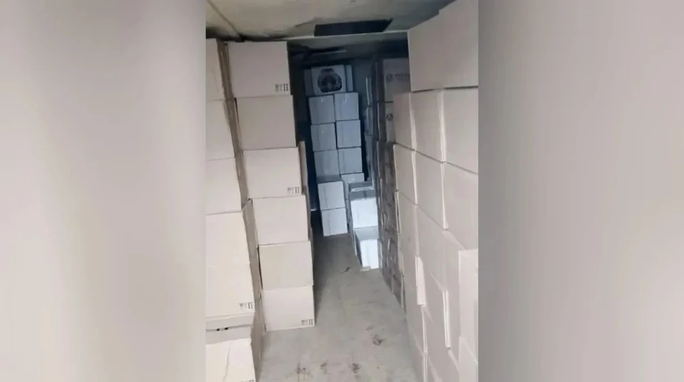 Из рязанского гаража изъяли 9 тыс. бутылок сомнительного спиртного.