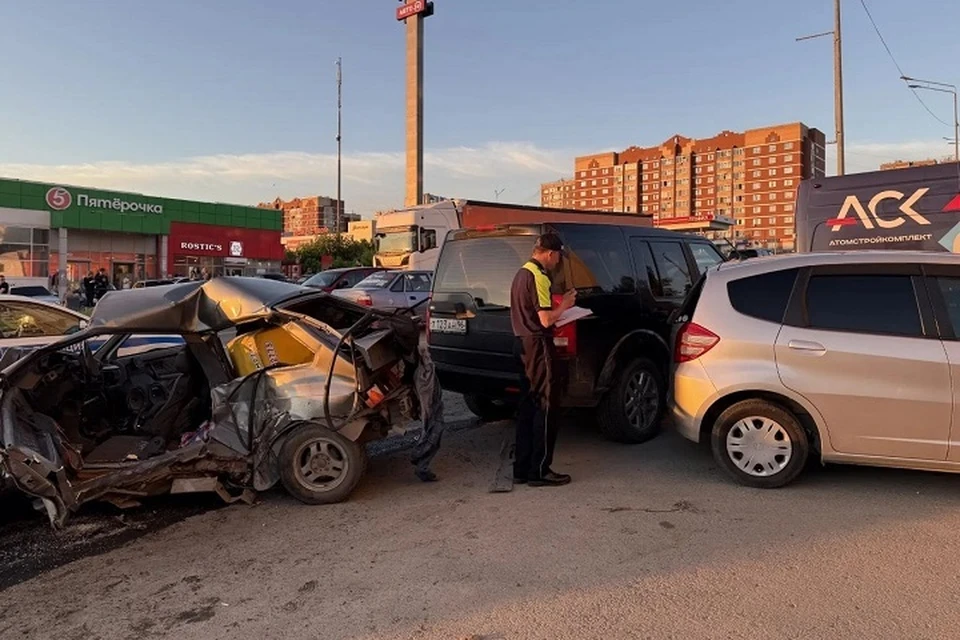 В Первоуральске из-за лихача на иномарке пострадал 19-летний парень. Фото: Госавтоинспекция Свердловской области