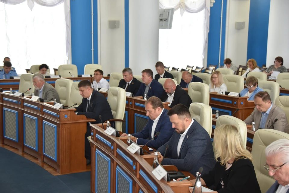 Депутаты рассмотрели актуальные для севастопольцев поправки в региональное законодательство. Фото: пресс-служба Заксобрания Севастополя