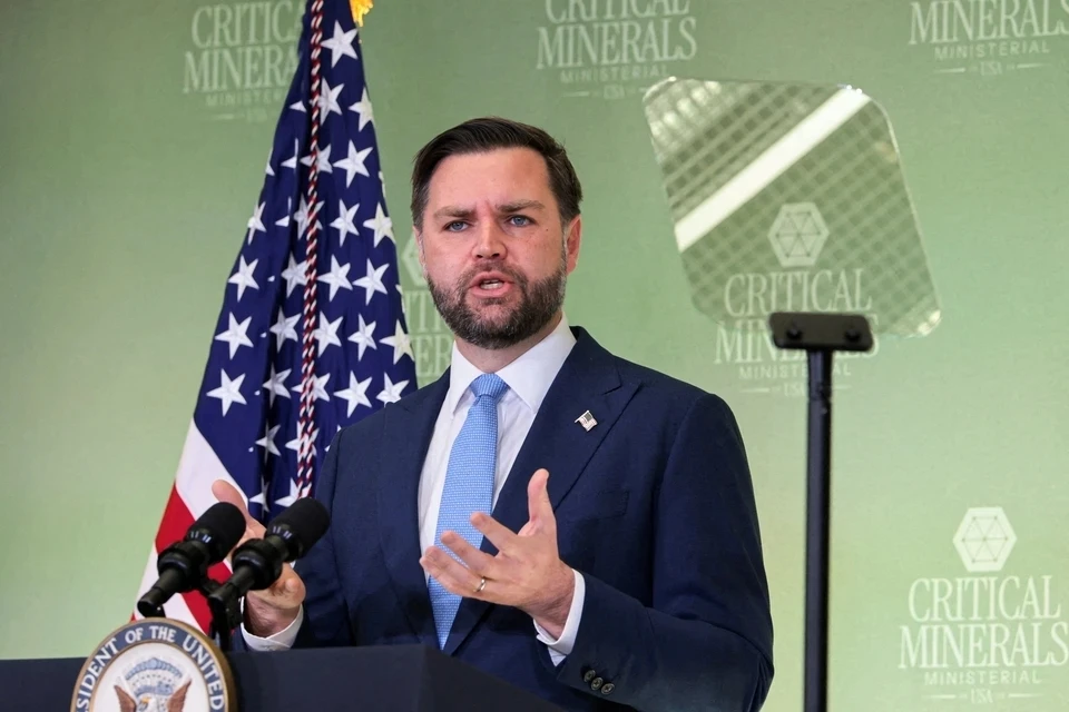 Вэнс заявил об открытии Ормузского пролива