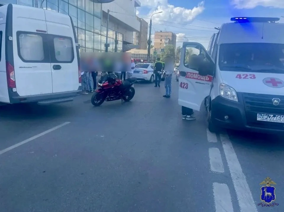 Пострадавшего водителя мотоцикла с места ДТП доставили в медицинское учреждение