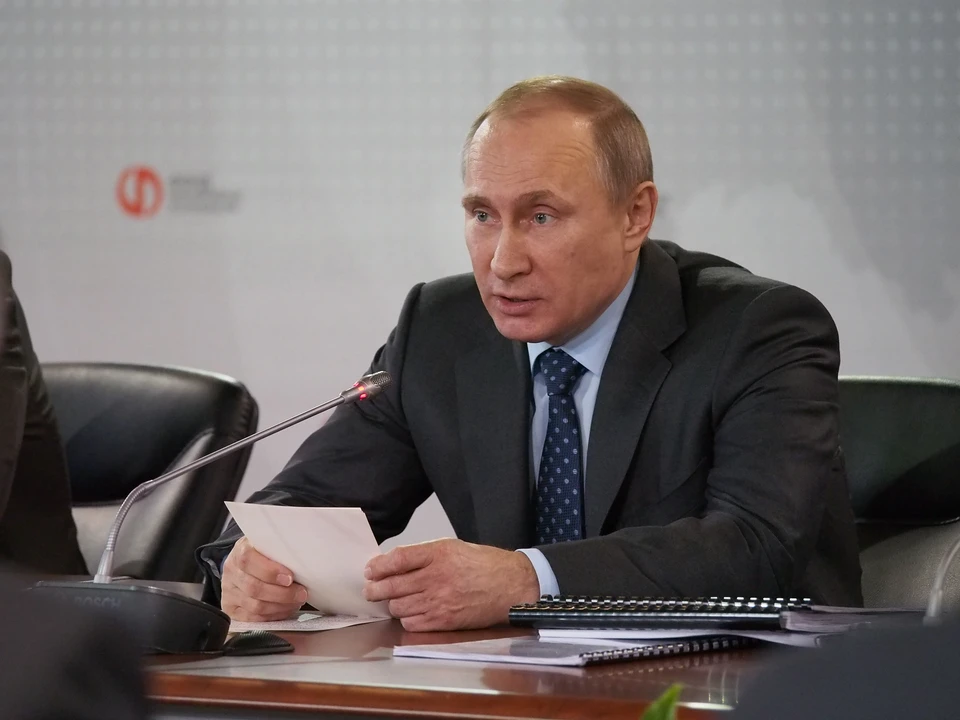 Владимир Путин наградил жителей Тульской области за заслуги в семье, труде и транспорте
