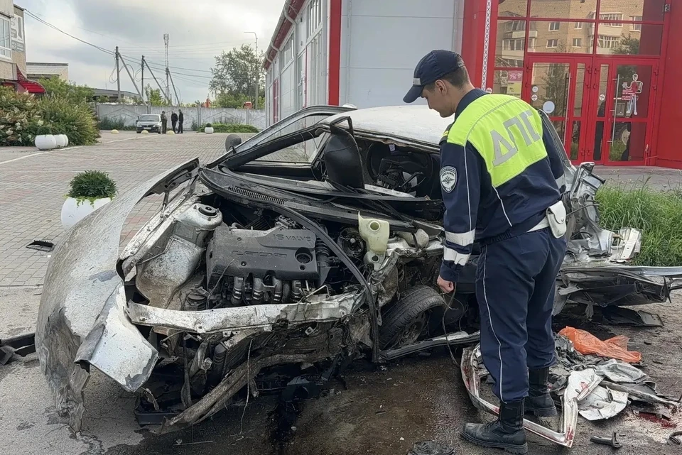 От «десятки» после аварии почти ничего не осталось. Фото: Госавтоинспекция Свердловской области
