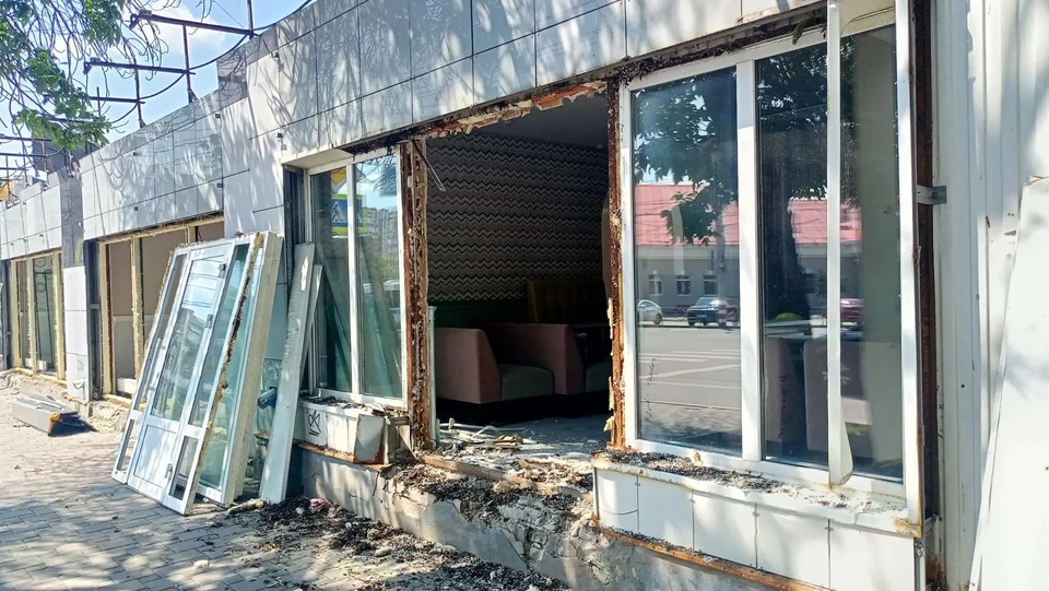 Власти ранее заявляли, что на этом месте будет спортивный объект, а киоски снесут. Фото: Даниил Мурзов