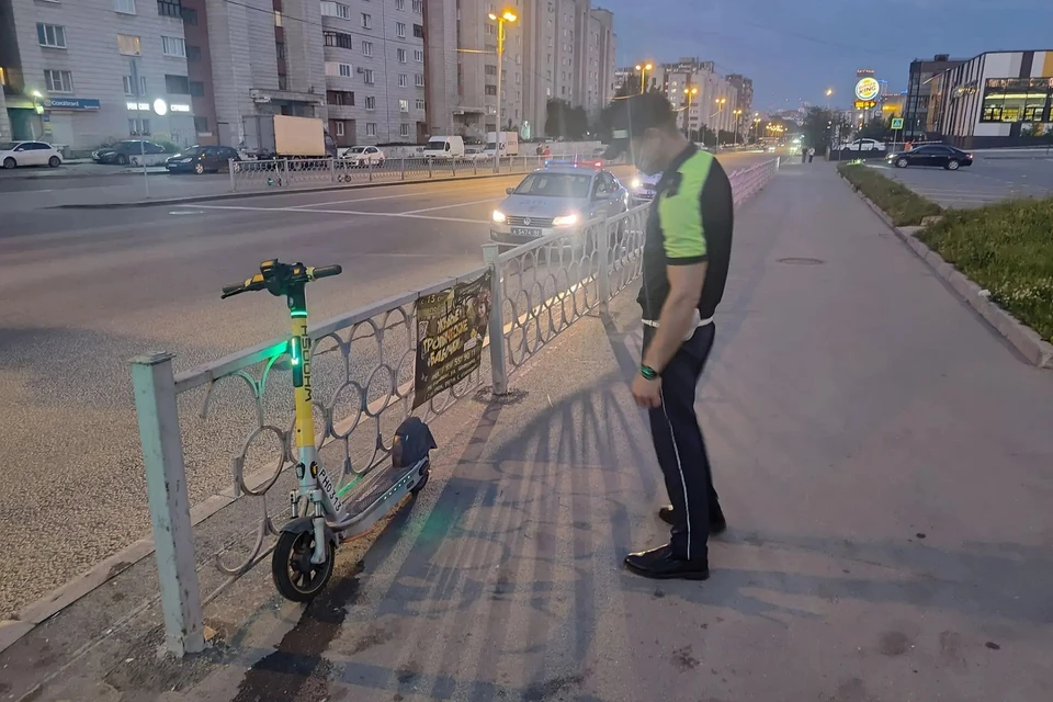 На одном из самокатов ехали женщина и подросток. Фото: Госавтоинспекция Свердловской области