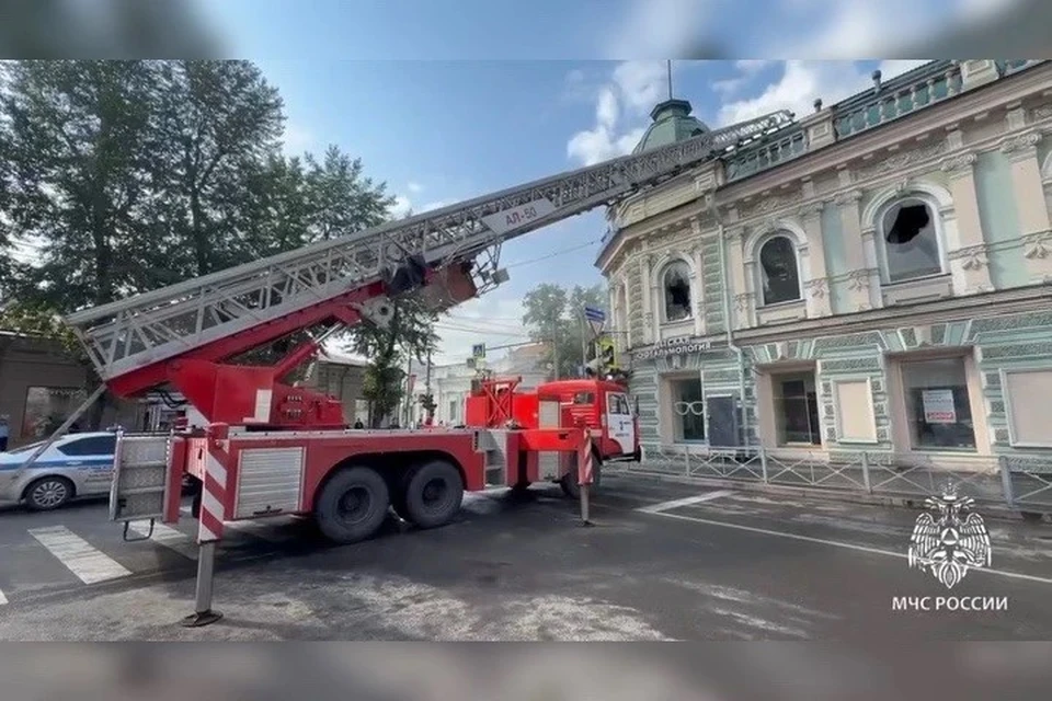 В центре Иркутска пожарные тушат задымление в кафе на улице Горького