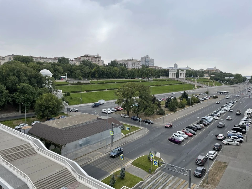 На неприятный запах жаловались со всех концов города.