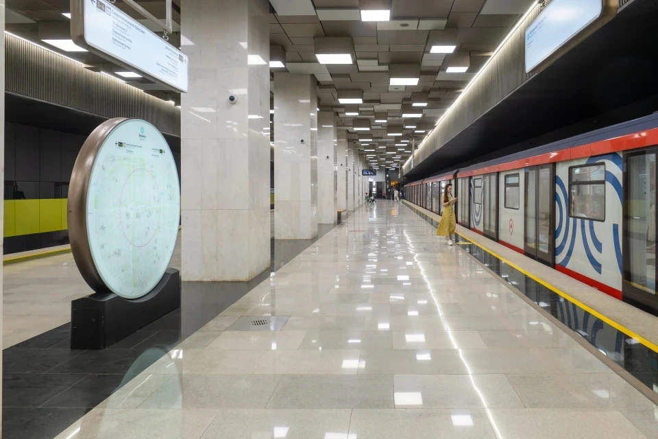 Пассажира, упавшего на пути в московском метро, обязали компенсировать убытки