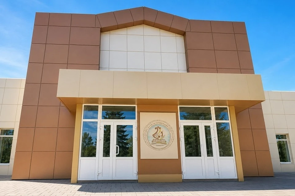 В Новоазовске обновили культурно-досуговый центр. Фото: ТГ/Желтяков