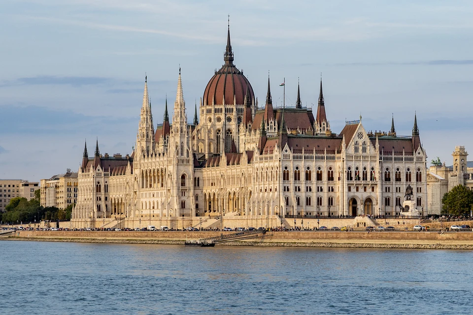 Парламент Венгрии принял поправку об отстранении президента Шуйока. Фото: Aleksey Smyshlyaev/Global Look Press