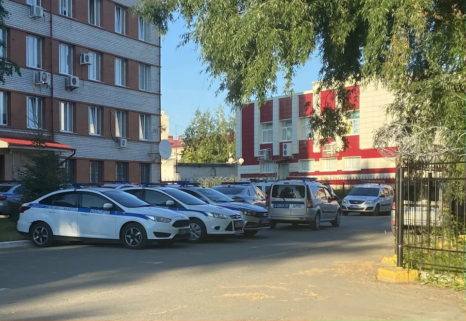 Полицейские нашли тюменца, который ударил девушку на парковке автомобилей.